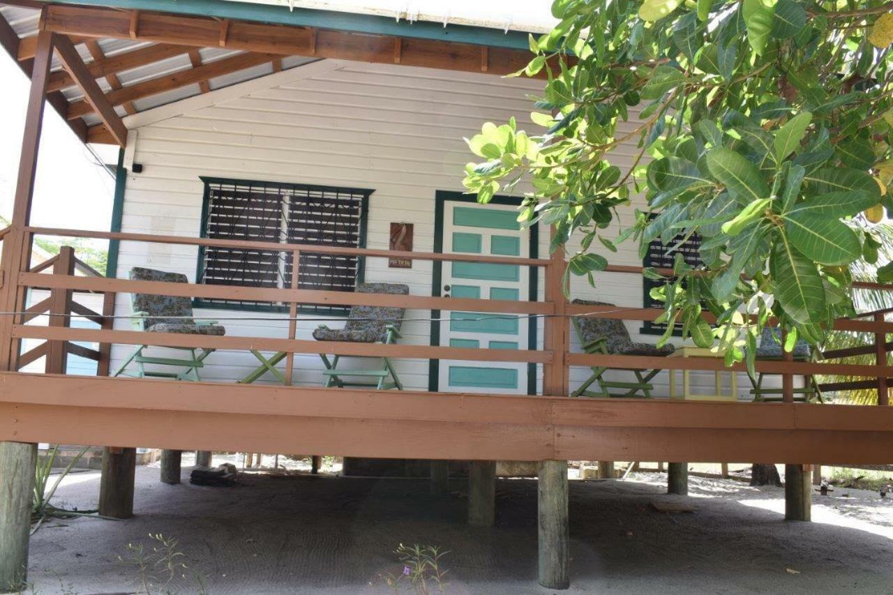 Lydia'S Guesthouse Placencia Экстерьер фото